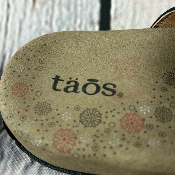 TAOS GIFT 2 Pewter Leather Thong Slip On Sandal - Picture 8 of 16